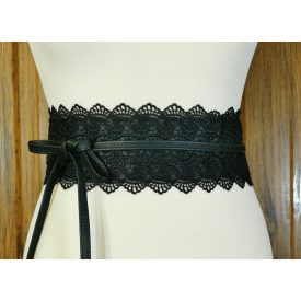Csipke díszes öv