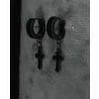 Kis karika fülbevaló liliomvégű kereszttel (fekete, ezüst)