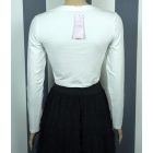 Mellkasán nyitott top