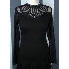 Mellkasán díszített felső (fekete, fehér, piros)