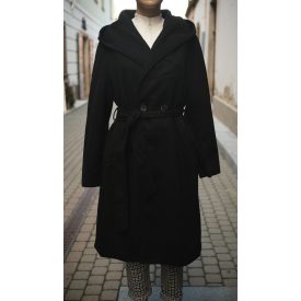 Kapucnis, fekete színű szövetkabát