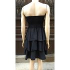 Váll nélküli, fodros midi ruha