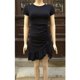 Fekete színű, hasán húzott midi ruha